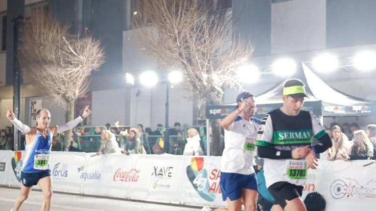 Reviva su llegada a la meta en la Carrera de San Antón 2026 con las mejores fotografías