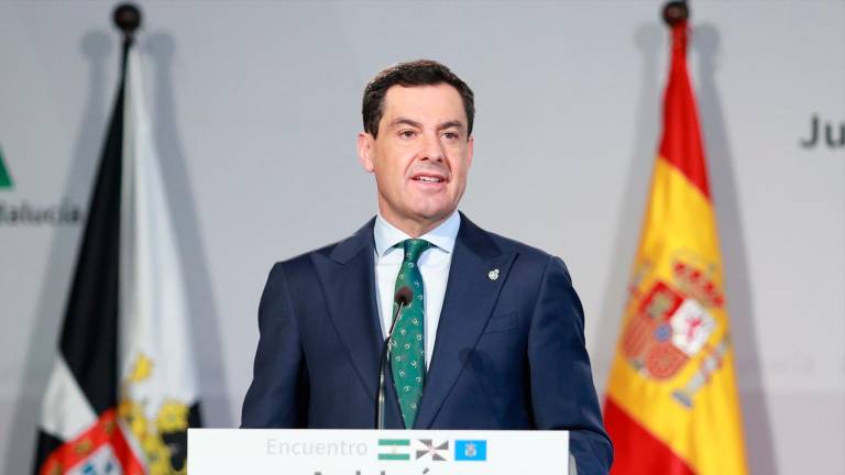 Moreno cuestiona si las costas andaluzas están “debidamente protegidas”