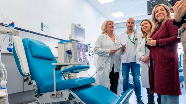 El Hospital Universitario de Jaén incorpora doce nuevos sillones para Hemodiálisis