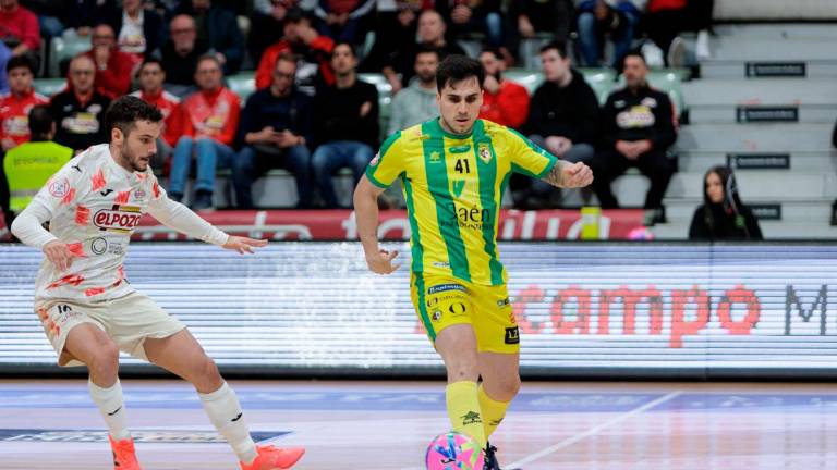 Mati Rosa durante una jugada del partido. / El Pozo Murcia.