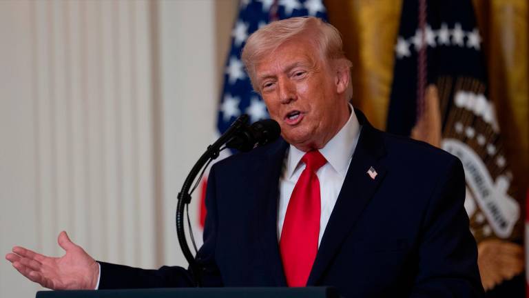 El Ejército de EEUU bombardea la isla de Jark, uno de los epicentros petroleros de Irán