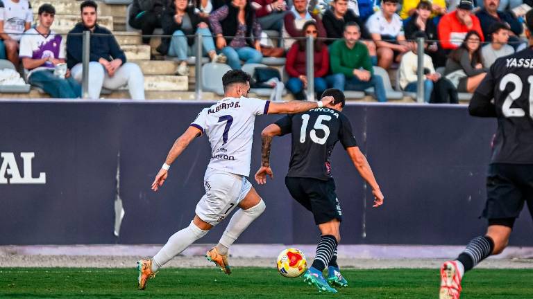 El Real Jaén vence al líder y se sitúa en playoff de ascenso (3-1)