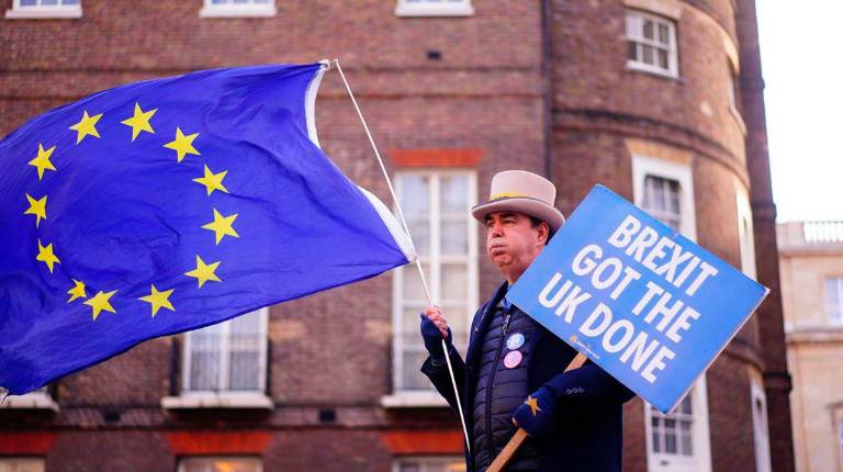 <i>Imagen de archvo de un manifestante contra el Brexit en Reino Unido.</i>