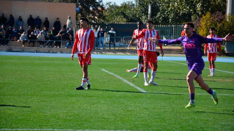 Agus Alonso celebra el gol del empate del Real Jaén. / Mario Pastor.
