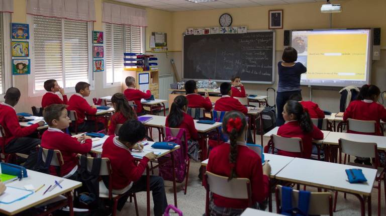 <i>Imagen de un aula de un colegio en el desarrollo de la actividad lectiva. / Archivo. / Europa Press.</i>