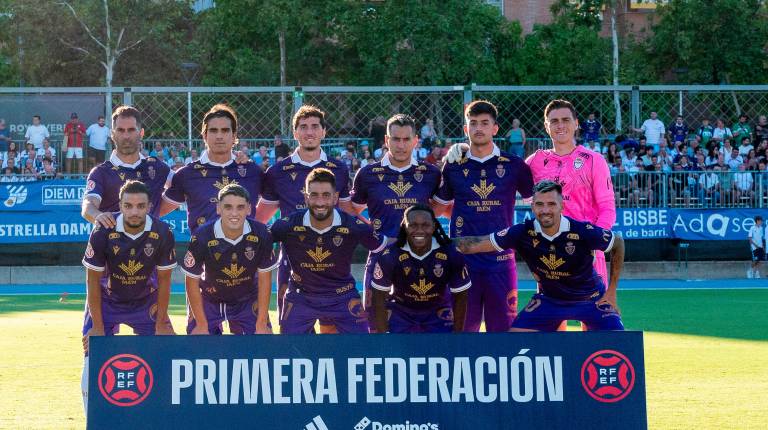<i>Alineación del Real Jaén que venció por el resultado de cero a tres en el campo del Europa. </i>