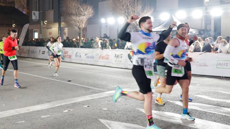 La emoción de los últimos metros de la Carrera de San Antón 2026, en imágenes