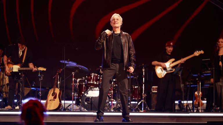 <i>El cantante Sergio Dalma actúa durante una gala de la 30º edición de los Premios Dial, en el Recinto Ferial de Santa Cruz de Tenerife, a 12 de marzo de 2026. / Europa Press.</i>