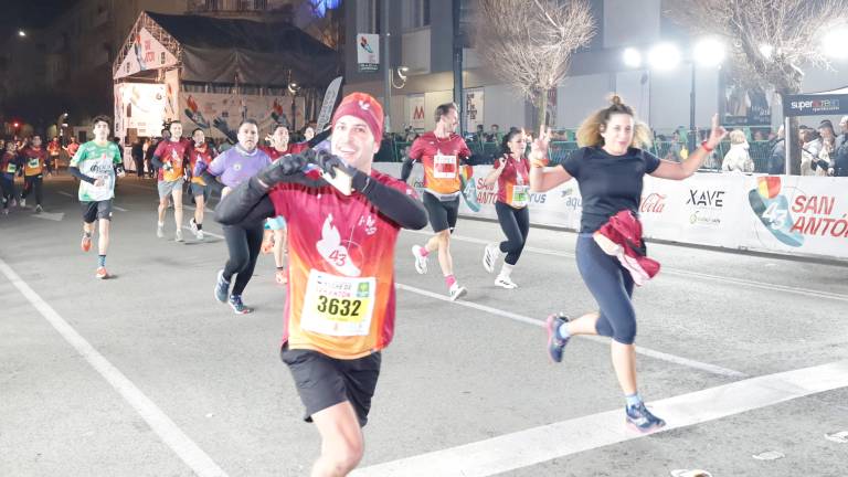 Reviva su llegada a la meta en la Carrera de San Antón 2026 con las mejores fotografías