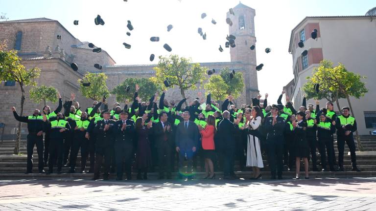Ovación a la Policía Local en Linares
