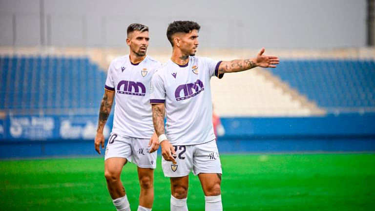 Óscar Lozano dice adiós a la temporada con una grave lesión y estará de baja unos siete meses