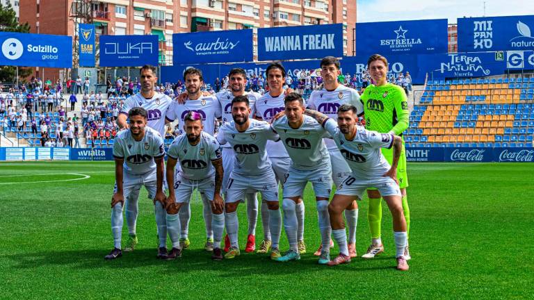 Triunfo épico del Real Jaén en La Condomina para depender de sí mismo y jugar el playoff (1-2)