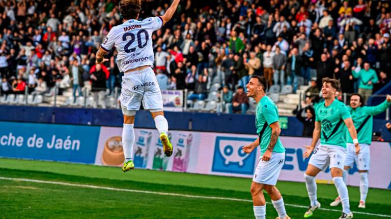 Mauro Cabello, el defensa goleador que ya es centenario con el Real Jaén