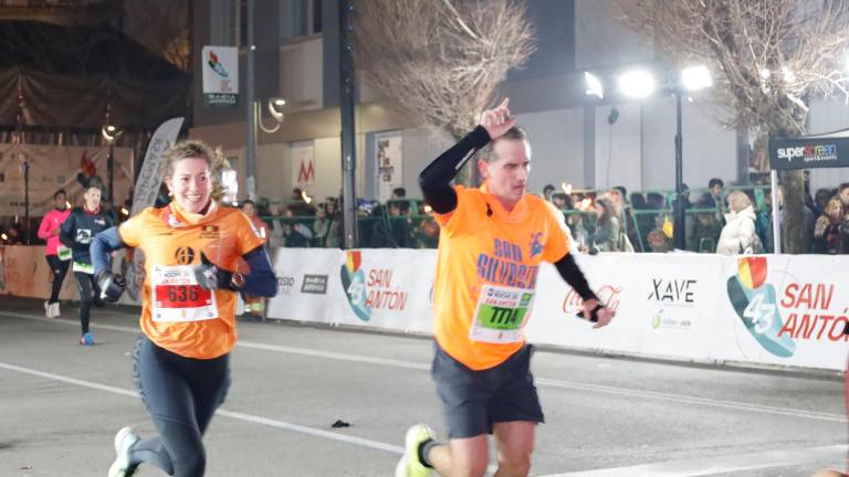 La emoción de los últimos metros de la Carrera de San Antón 2026, en imágenes