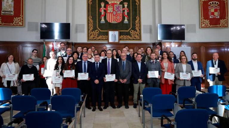 La DGT reconoce a un centenar de nuevos gestores administrativos de la provincia en materia de tráfico