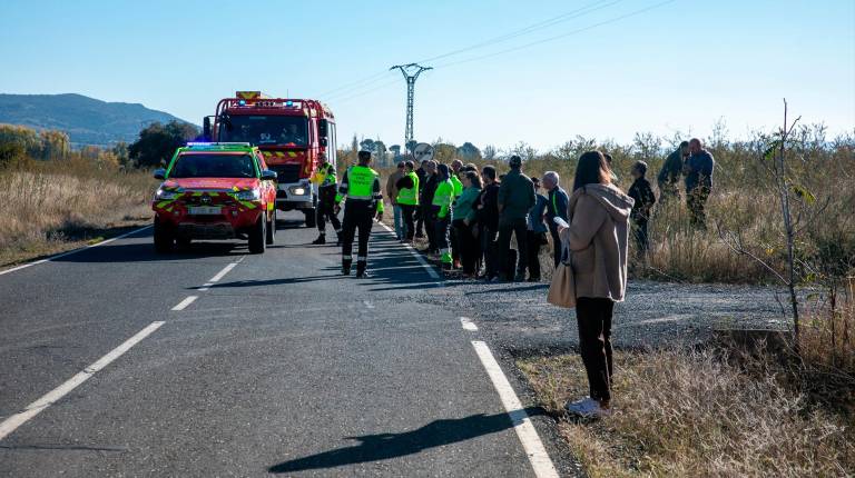 <i>Agentes de los Servicios de Emergencias trabajan en el lugar del accidente. / Europa Press.</i>