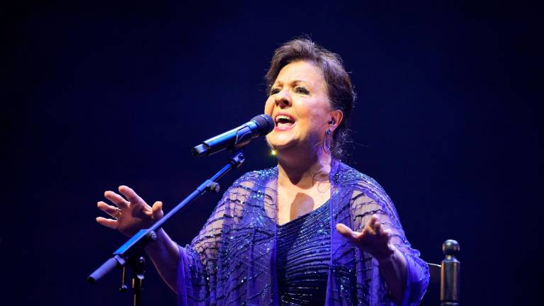 Carmen Linares durante la entrega de los premios de la Academia de la Música de España, en Madrid. / José Ruiz / Europa Press.