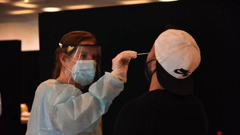 Andalucía roza los 112 de tasa, suma 1.226 casos, mayor dato desde primeros de septiembre, y cuatro muertes