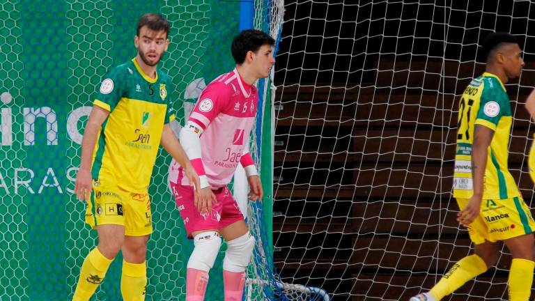 Luque cambia la camiseta amarilla del Jaén FS por la celeste del Avanza para la segunda vuelta