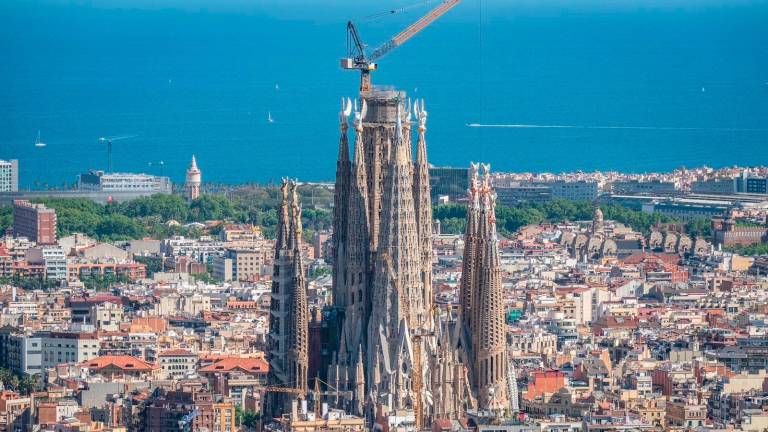 Hito arquitectónico para la Sagrada Familia: Ya es la iglesia más alta del mundo
