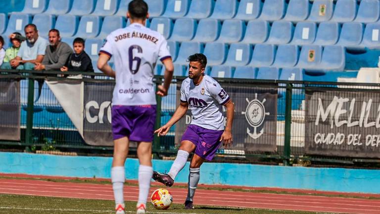 El Real Jaén gana en Melilla con una obra de arte de Mario Martos (0-1)