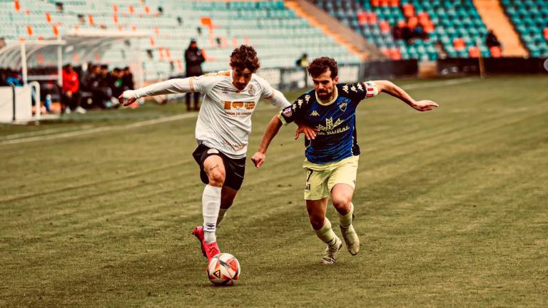 El Linares endulza su plantilla con el fichaje de Álex Caramelo