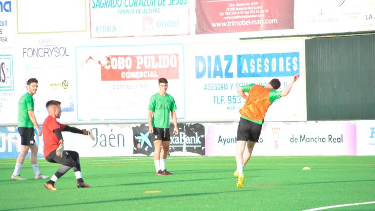 El Atlético Mancha Real regresa a los entrenamientos a las órdenes de Bolaños
