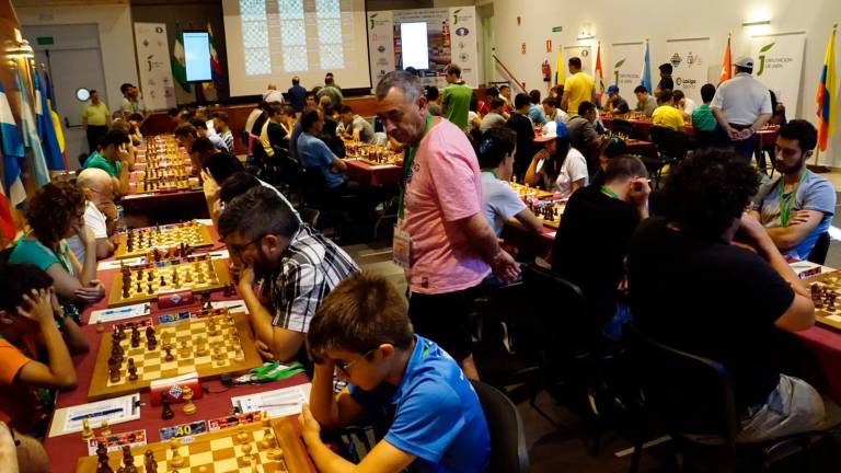 Quince ajedrecistas hacen pleno de victorias en Linares