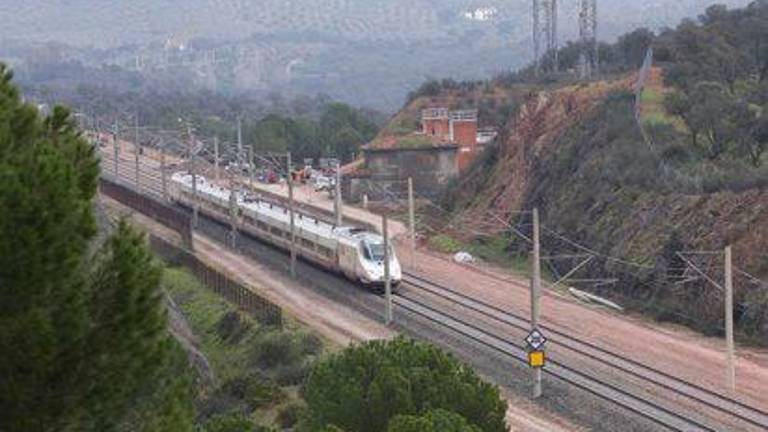 Renfe restablece el AVE directo entre Barcelona y Sevilla