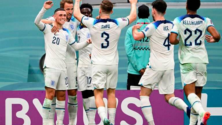 Inglaterra va armada hasta los dientes contra Francia (3-0)