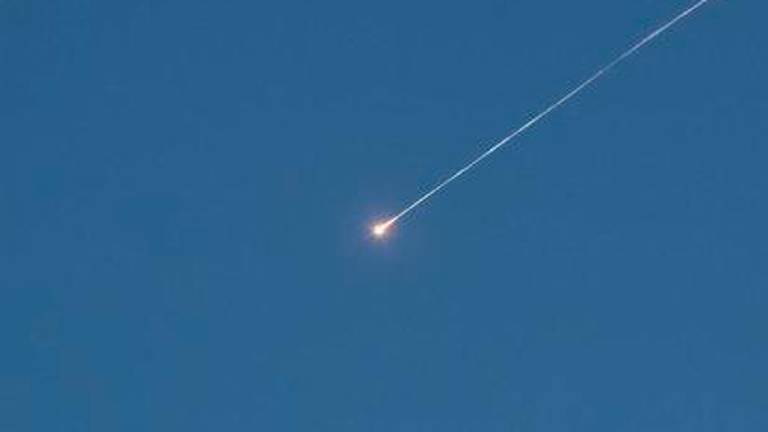 Un ataque con misil iraní deja dos muertos en la periferia de Tel Aviv