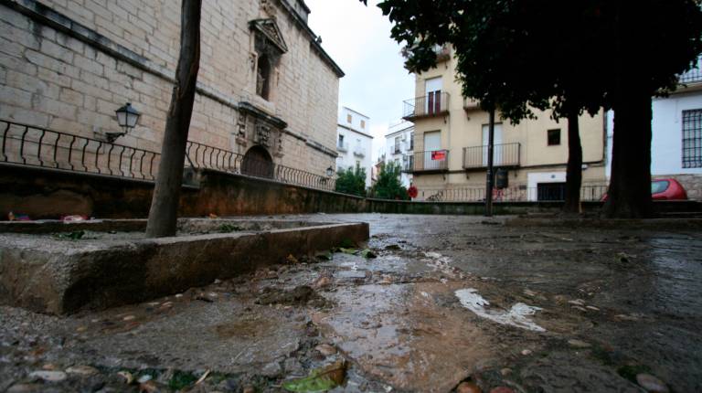 <i>Plaza de San Bartolomé, lugar donde se produjeron los hechos, en una foto de Archivo.</i>