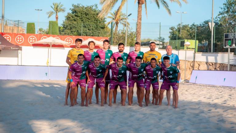 La Copa Federación de Fútbol Playa entra en su recta decisiva con las semifinales de esta tarde