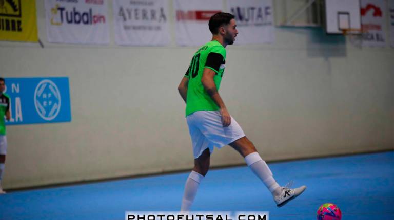 <i>Jugadas de David Señoret y José Carlos. / Oleoinnova Mengíbar.</i>