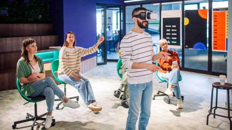 Última oportunidad para formarte gratis en Internet de las Cosas, IA y Realidad Virtual en Jaén y Linares