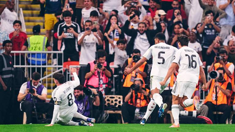 El Real Madrid avanza con lo justo a la final de la Supercopa (1-2)