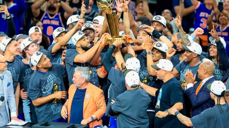 <i>Los Knicks ganan la NBA.</i>