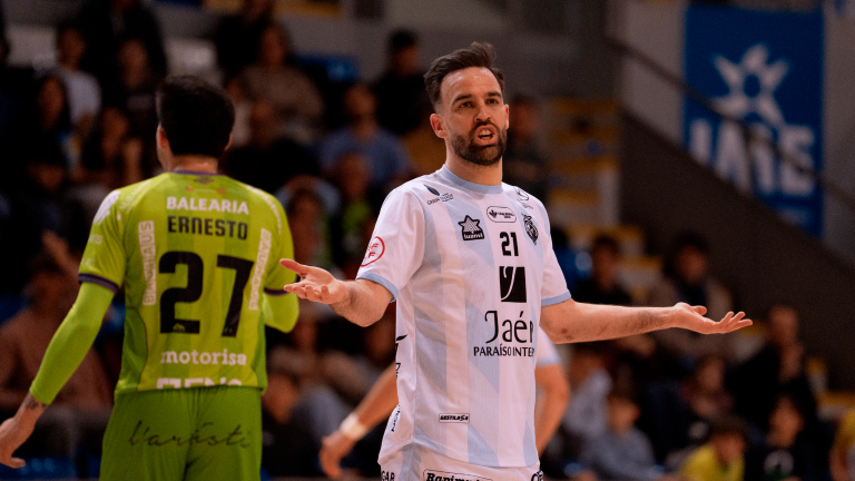 Míchel se lamenta tras uno de los goles recibidos. / Jaén FS.