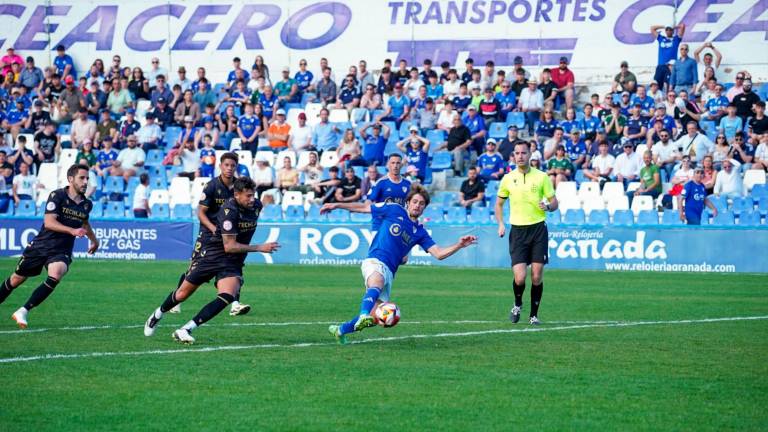 Los últimos minutos condenan al Linares ante el Castellón y la permanencia ya está a 6 puntos (0-1)