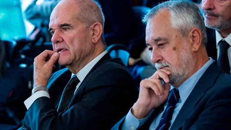 La Fiscalía apoya revisar la prevaricación de Chaves en los ERE pero no la malversación de Griñán