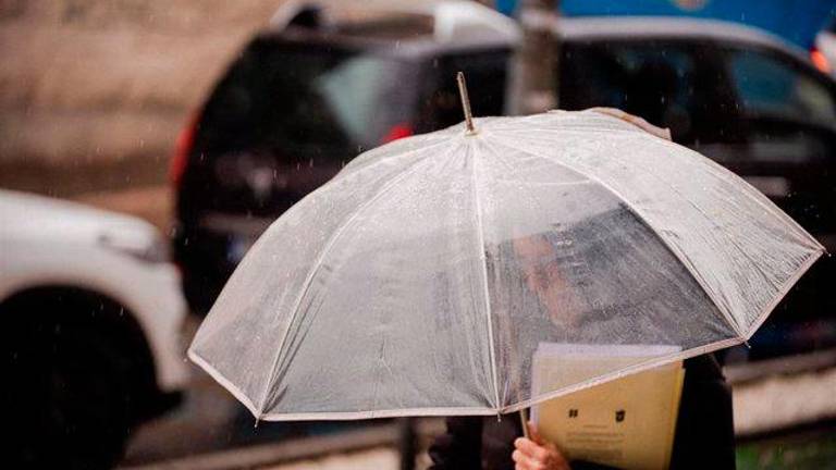 La Aemet avisa por vientos de 100 km/h, temporal marítimo y lluvia por la llegada de la borrasca ‘Karlotta’