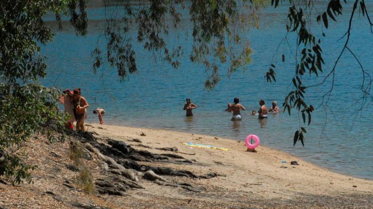 Martes día 12 con UNA ola de calor: Andújar 43º - Linares y Santa Elena 41º - Martos 40º - Jaén 40º - Aldeaquemada 40º - Arroyo del Ojanco 40º