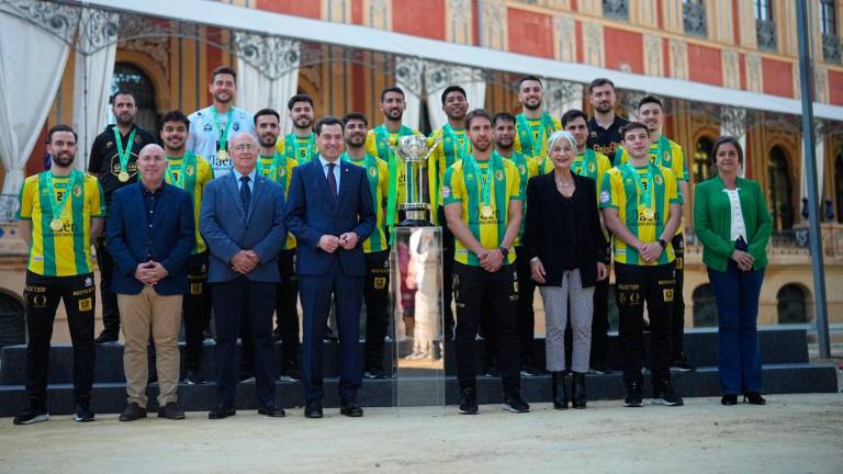Momentos de un recibimiento para celebrar un título, orgullo de Andalucía