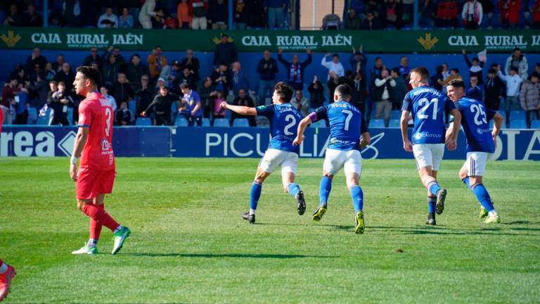El cohete azulillo sigue intratable ante la Deportiva Minera (2-0)