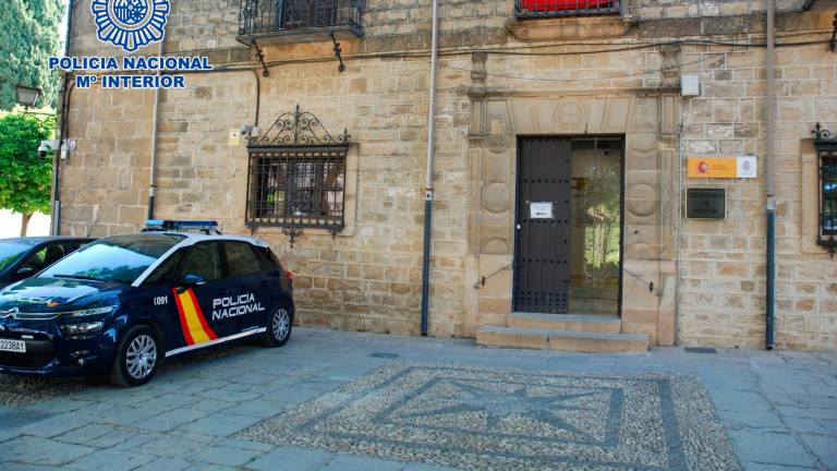 Un detenido en Úbeda por falsificar contratos de compraventa de vehículos