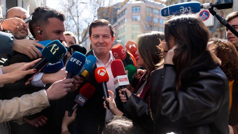 Mañueco señala que el documento que firmó con Vox en 2022 es “buena base para el diálogo”