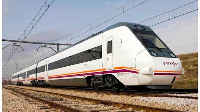 Renfe programa dos trenes más diarios durante el verano en las relaciones Madrid-Cádiz y Madrid-Málaga