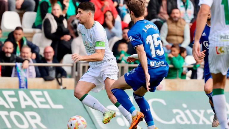 El Linares sucumbe a un vendaval del Córdoba en seis minutos (2-1)