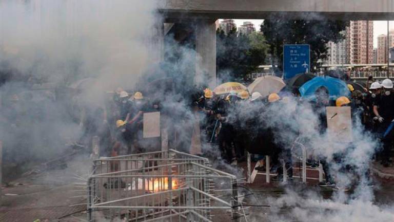 La Policía de Hong Kong detiene a 8 personas en una jornada de protestas