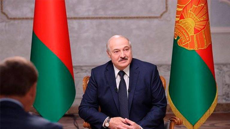 Lukashenko toma posesión para un nuevo mandato ajeno a las protestas